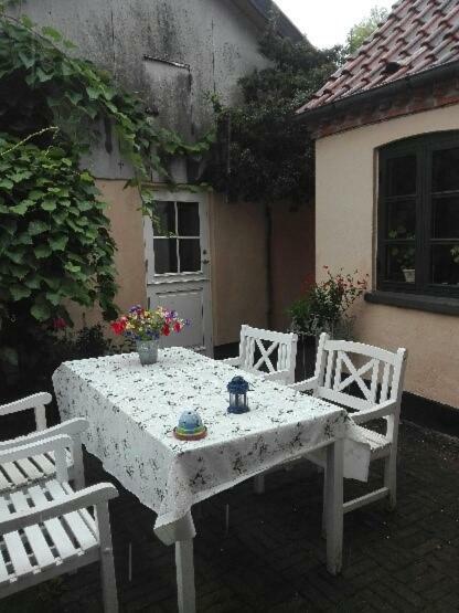 Pegasus Bed And Breakfast Helsinge Exterior photo