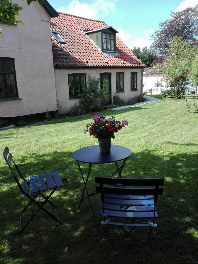 Pegasus Bed And Breakfast Helsinge Exterior photo
